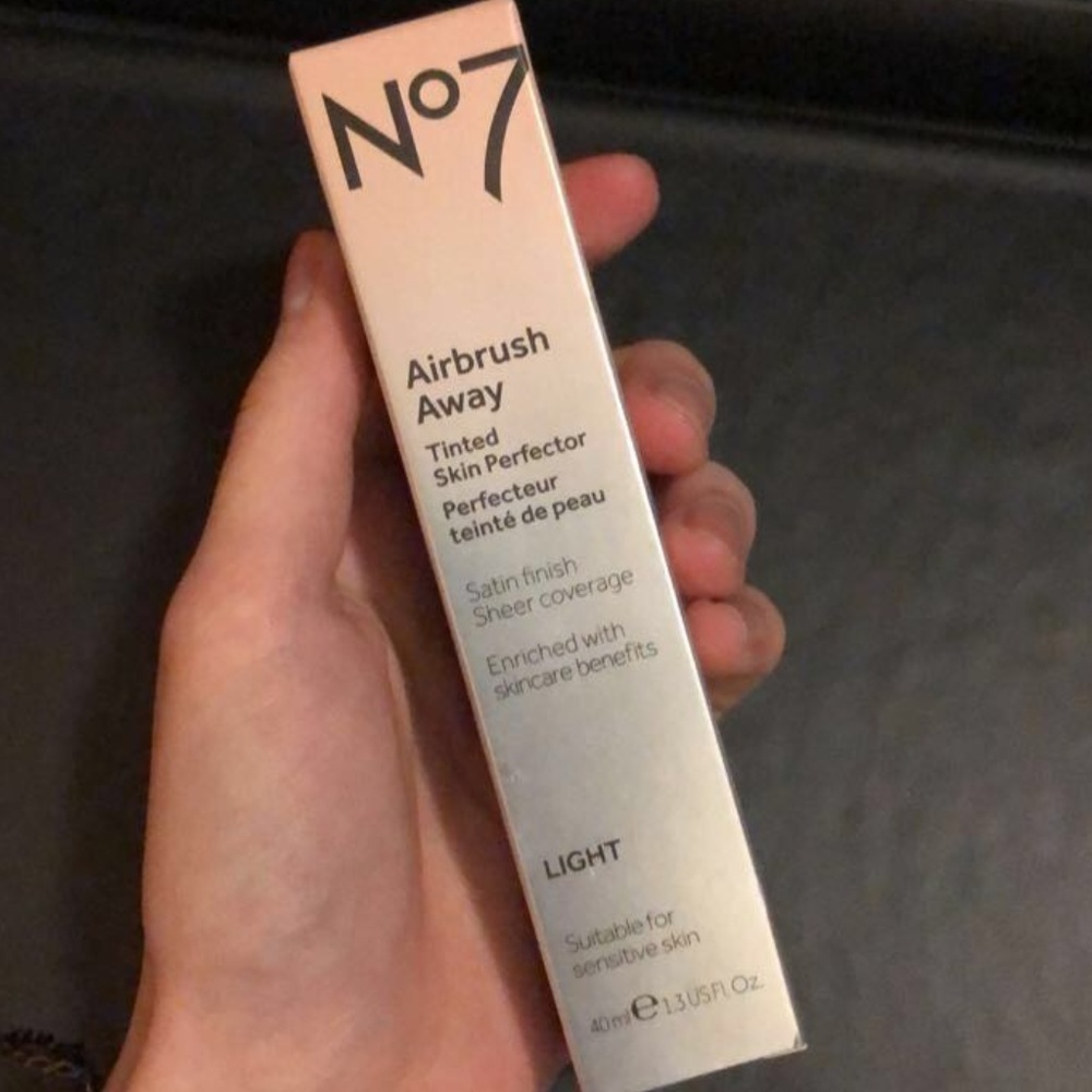 NO.7 Airbrush Away Tinted Skin Perfector